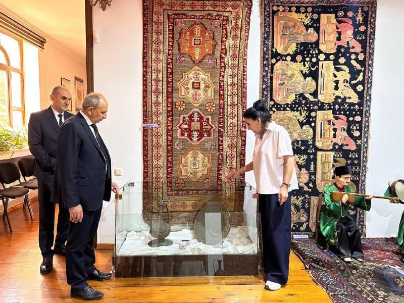 Əziz Ələkbərov Saatlı rayonunun Tarix-diyarşünaslıq muzeyini ziyarət etdi - FOTOLAR