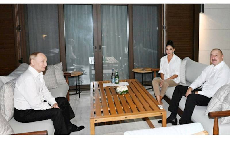 Putin Bakıda bu yeməyi yeyib - FOTO