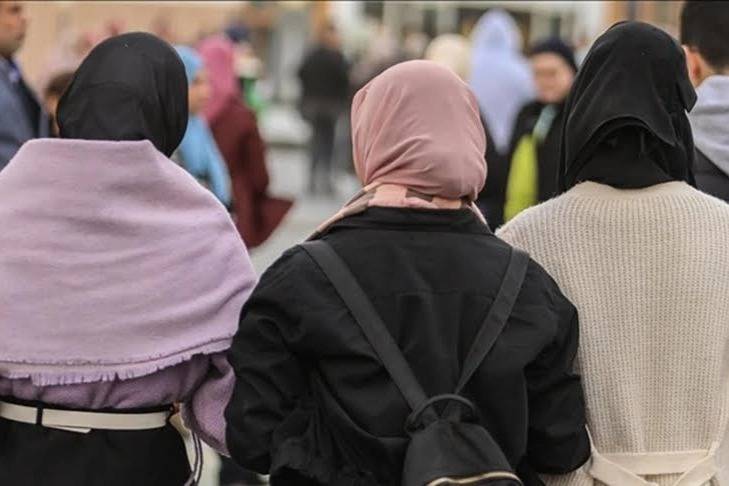 Hicab qadağasından sonra bütün xarici geyimlərə qadağa qoyuldu