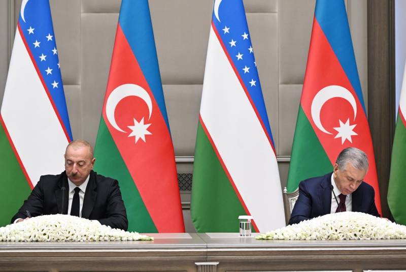 Azərbaycanla Özbəkistan arasında 12 sənəd imzalanıb 