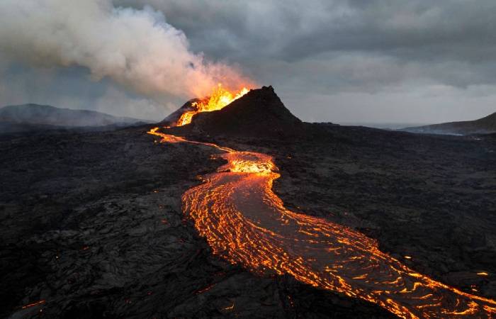 6-cı vulkan püskürməsi baş verdi - Fövqəladə vəziyyət elan edildi (FOTO)