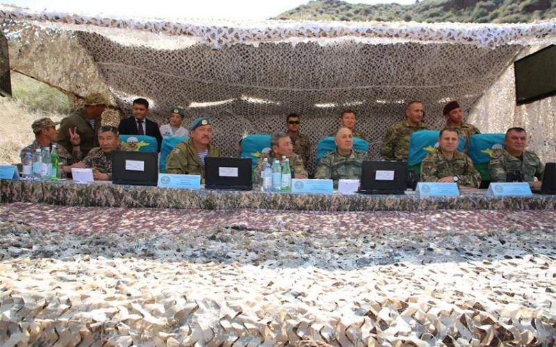 Baş Qərargah rəisi Qazaxıstanda \"Altın Kıran - 2024\" təliminin taktiki epizodunu izləyib