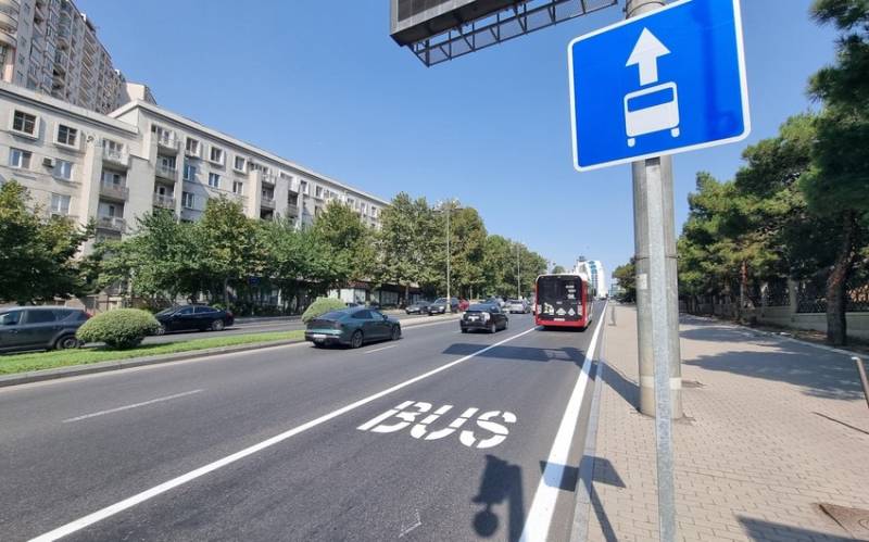 Paytaxtın bu prospektində xüsusi hərəkət zolağı təşkil edilir