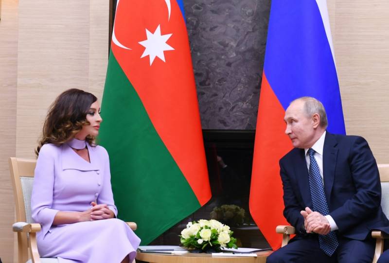 Vladimir Putin Mehriban Əliyevanı təbrik etdi 