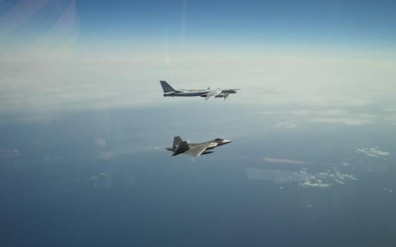 Çinin hərbi təyyarəsi Yaponiyanın hava məkanına qanunsuz giriş edib