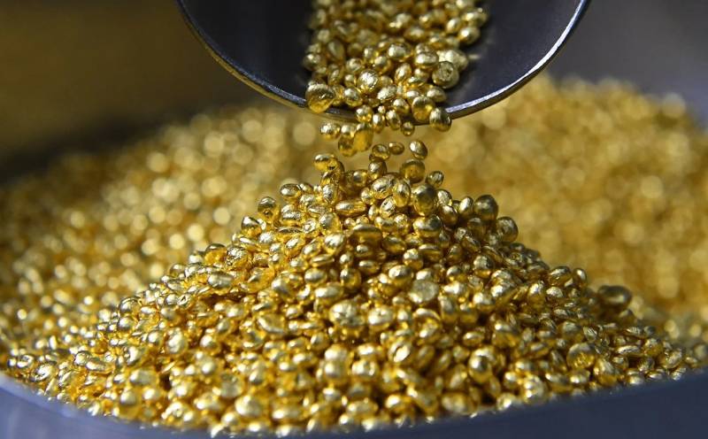 Bu ölkə BƏƏ-dən 160 ton qızıl idxal edəcək