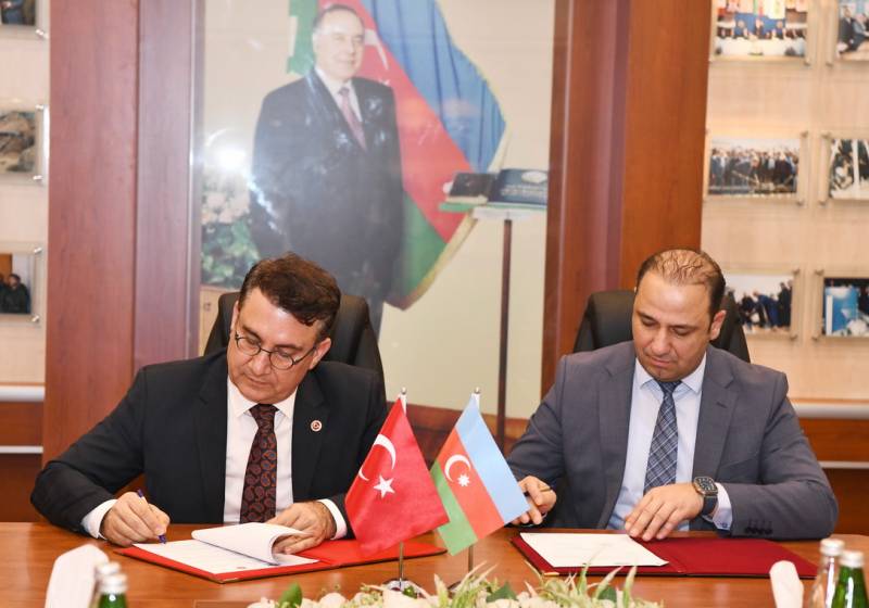 ADNSU ilə İzmir Yüksək Texnologiyalar İnstitutu arasında əməkdaşlıq memorandumu imzalanıb - FOTOLAR