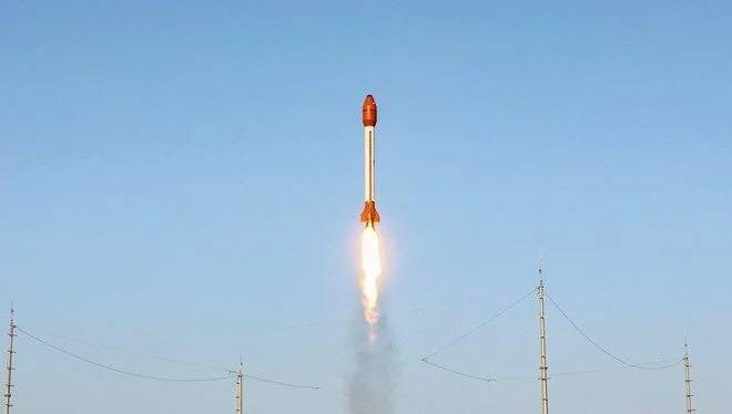 İran kosmosa orbital ötürmə aparatını buraxdı 