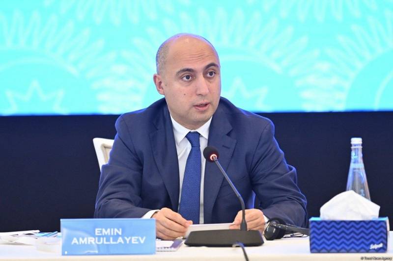 \"Məktəblərdə sistematik şəkildə pul yığılmır\" - Emin Əmrullayev