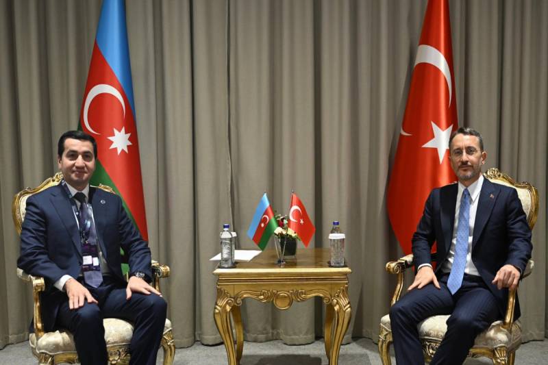 Hikmət Hacıyev Fəxrəddin Altun və Akif Çağatayla görüşdü - FOTO