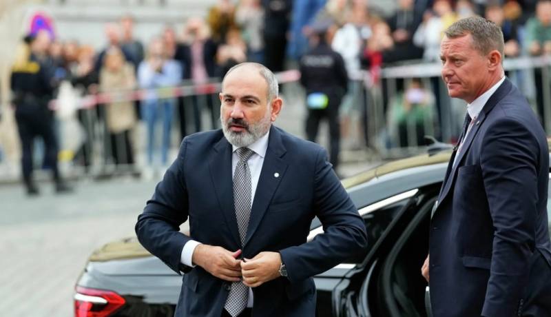 Paşinyan təcili Moskvaya uçdu - SƏBƏB
