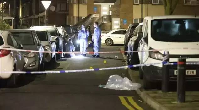 Londonda kilsəyə hücum edildi - FOTO