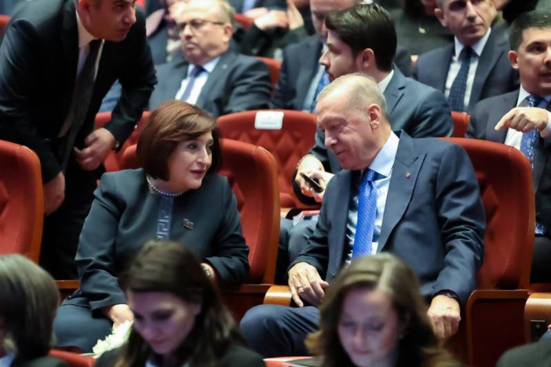 Ərdoğan Sahibə Qafarova ilə görüşdü 