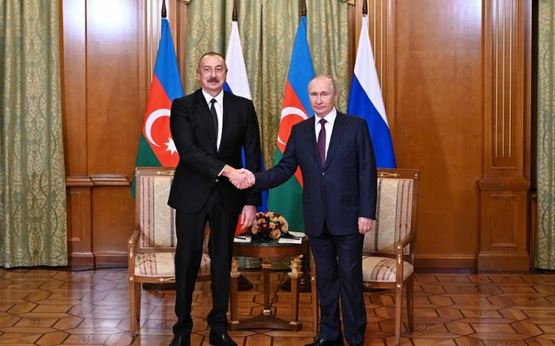 Vladimir Putin İlham Əliyevi təbrik etdi 