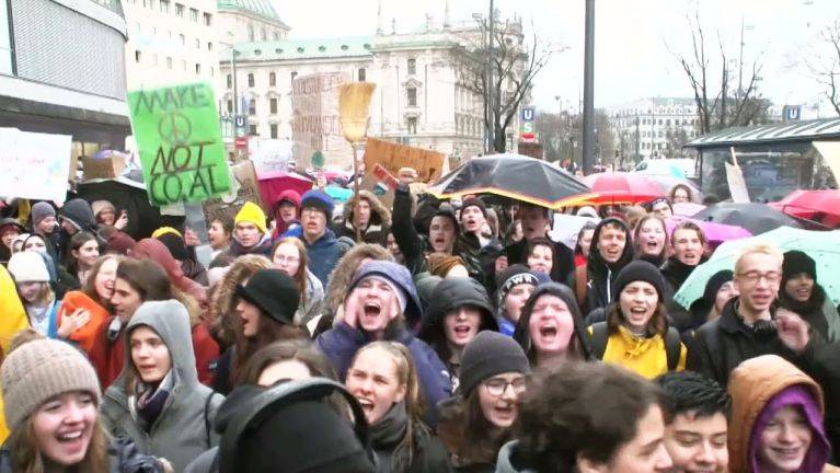 150 mindən çox etirazçı Berlin küçələrinə axışdı