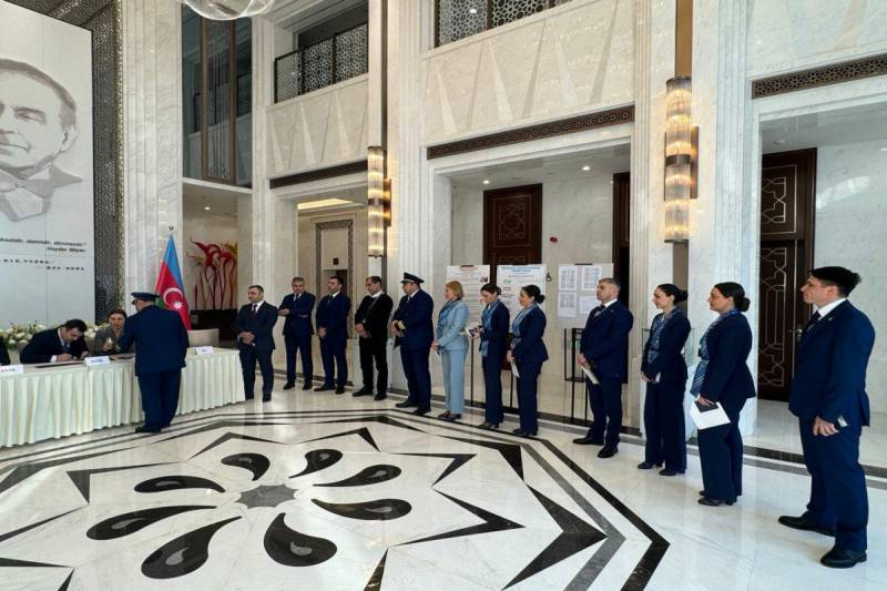 AZAL-ın uçuş heyəti Pekində səs verdi