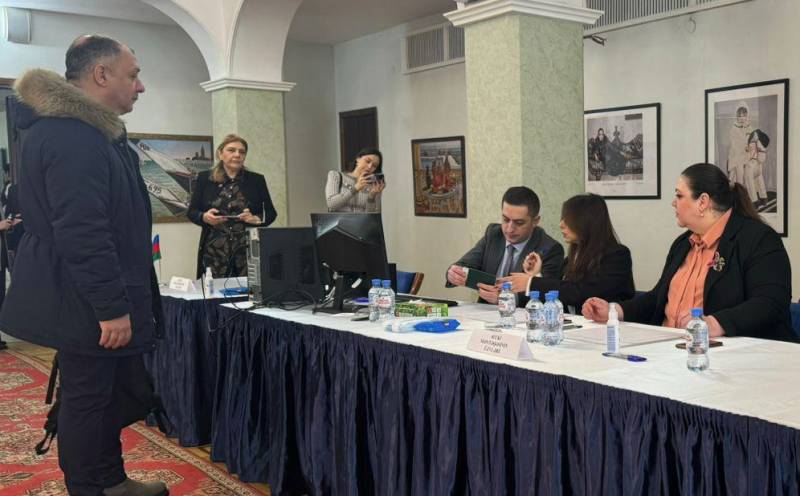 Azərbaycanın Rusiyadakı səfirliyində səsvermə başladı