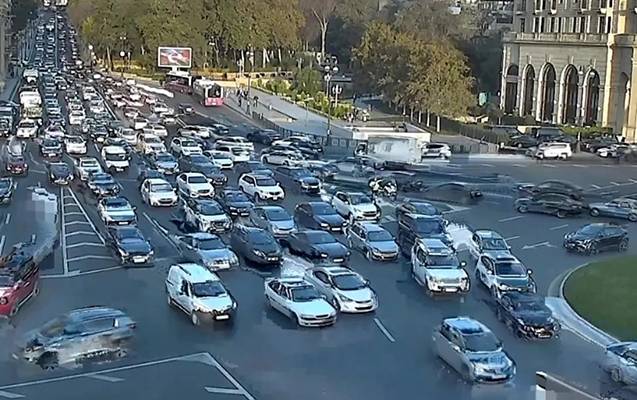 Bu yollarda tıxac var - SİYAHI