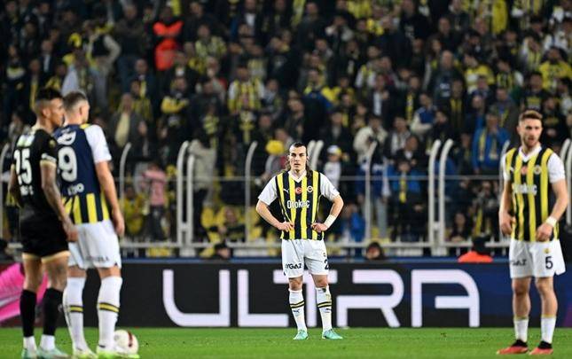 \"Fənərbaxça\" xal itirdi: lider dəyişdi