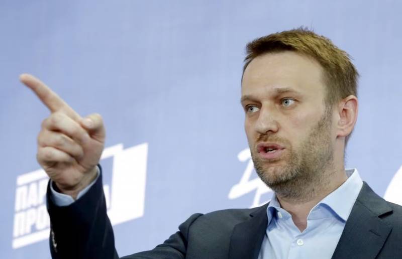 Oğlum sağ, sağlam və xoşbəxt idi - Navalnının anası