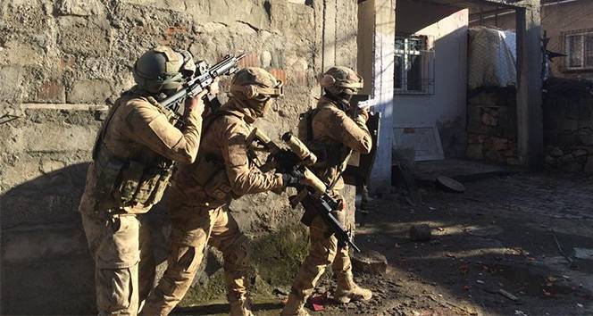 Türkiyədə 16 vilayətdə antiterror əməliyyatı - 100-dən çox saxlanılan var