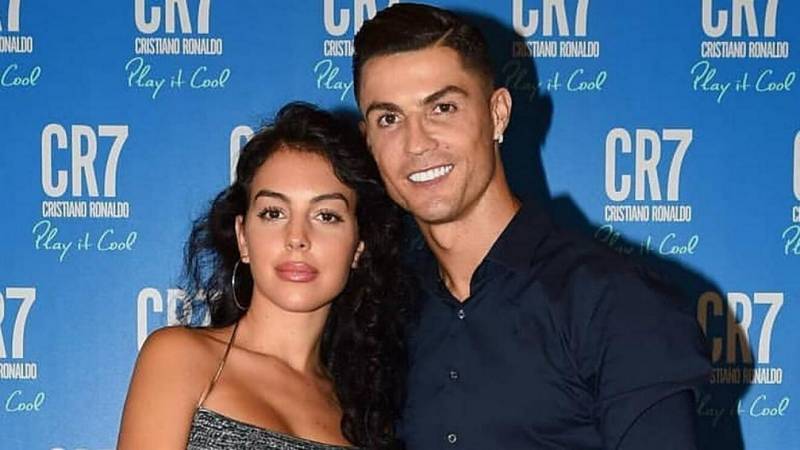 Ronaldonun həyat yoldaşı İranda qalmaqala səbəb oldu - FOTO