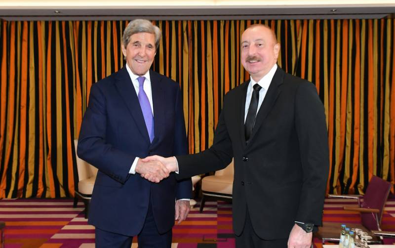 İlham Əliyev Münxendə Con Kerri ilə görüşdü - FOTOLAR
