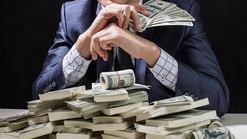 Müharibənin getdiyi Ukraynada milyonçuların sayı kəskin artıb