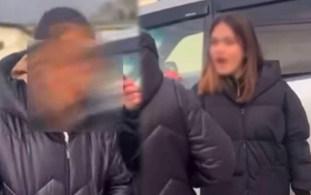 Təhqir edən qızın bibisi bu vəzifədə çalışırmış