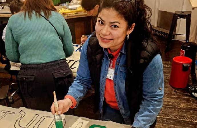 Yarımçıq qalan sendviçi yediyi üçün işdən qovulan miqrant görün nə etdi