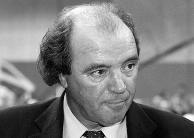 Tanınmış baş məşqçi vəfat etdi