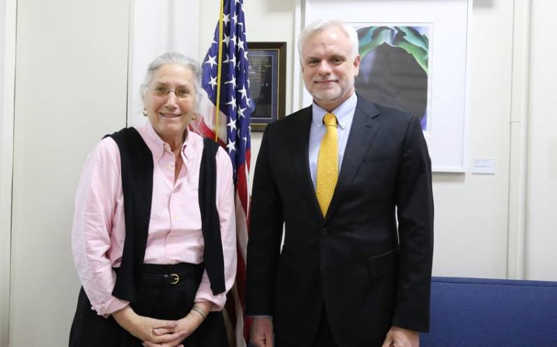 ABŞ rəsmisi Bakıya gəldi 