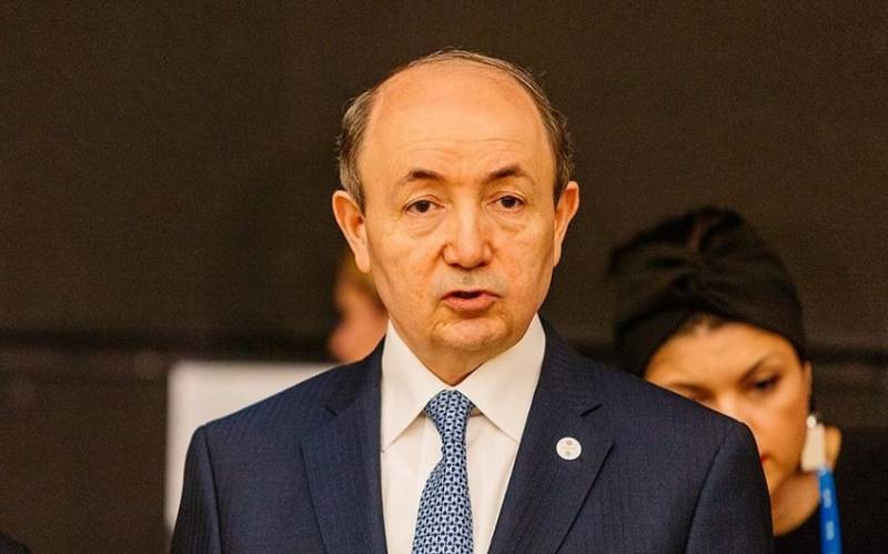 Fikrət Məmmədov kollektivə təqdim edildi 