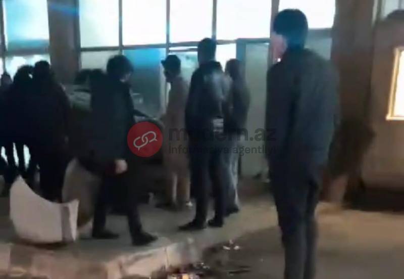 Bakıda \"Prius\" aşdı - VİDEO