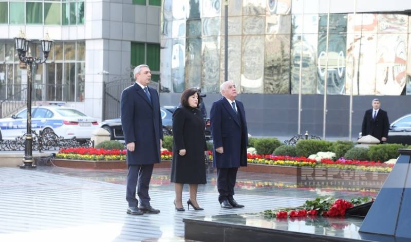 Dövlət rəsmiləri Xocalı soyqırımı abidəsini ziyarət etdi - FOTOLAR