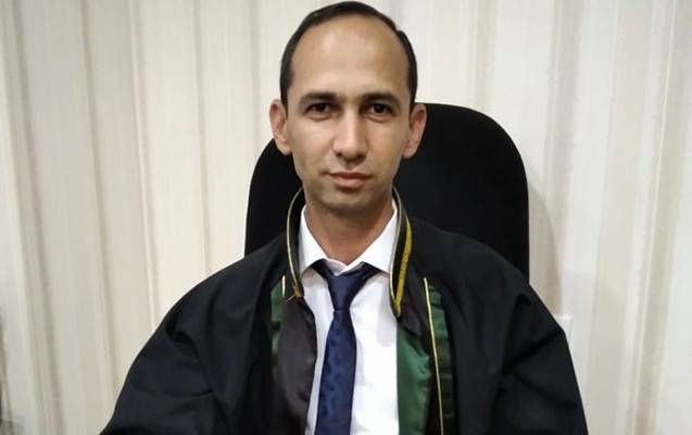 Vəkilin özünü yandırması ilə bağlı cinayət işi açıldı