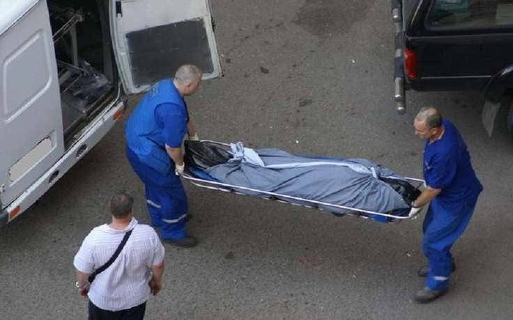 Evində kamera quraşdırmaq istəyən 62 yaşlı kişi yıxılaraq ölüb