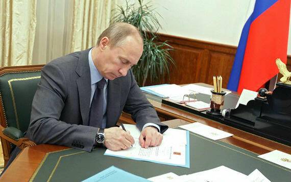 Putin azərbaycanlı həkimi TƏLTİF ETDİ - FOTO