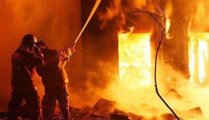 Bakıda hotelin tüstü bacasında yanğın baş verdi