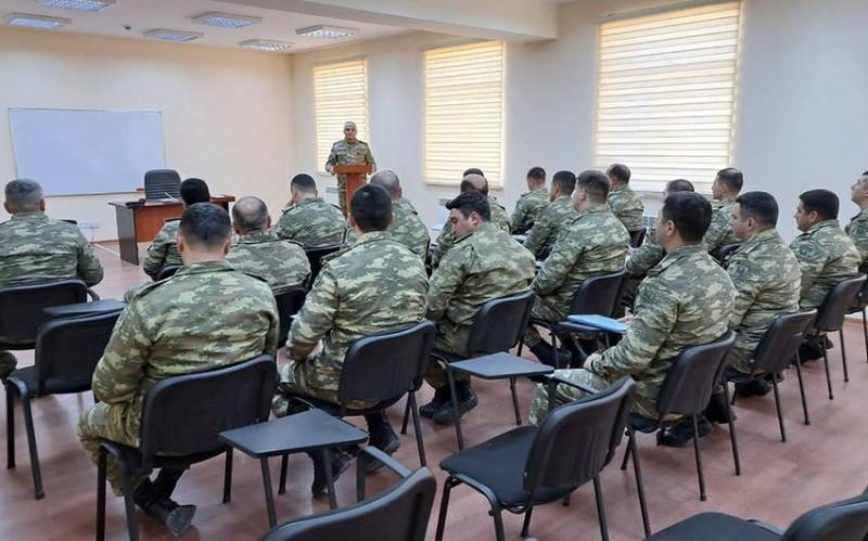 Orduda komandirlərin toplanış keçirilir - FOTOLAR