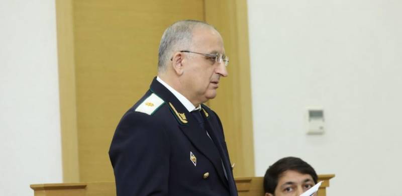 Baş prokurorun köməkçisi təqaüdə göndərildi - FOTOLAR