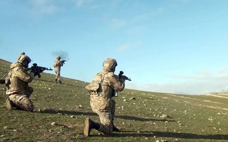 Komandolar şərti düşmən müdafiəsini yardılar - VİDEO