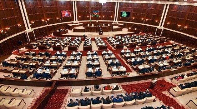 Deputatların tətili başa çatdı