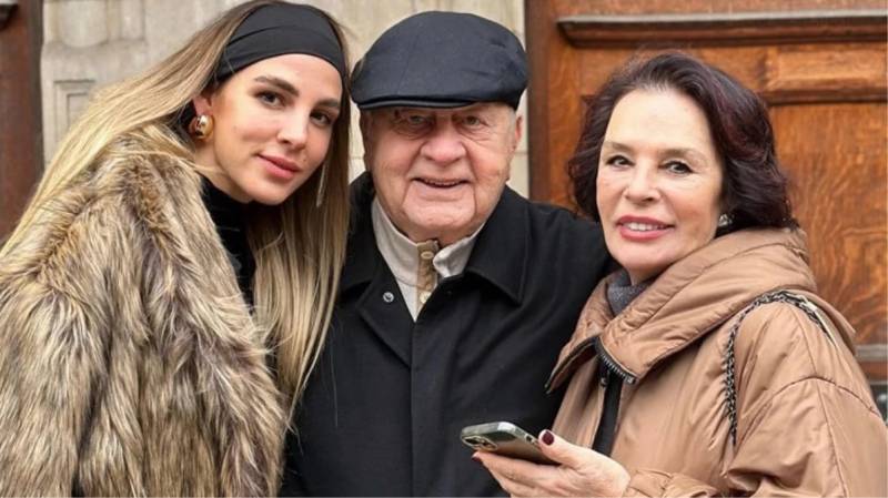 Aslışah Alkoçlar özünü nənəsi Hülya Koçyiğitə bənzətdi - FOTOIAR