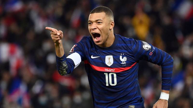 Mbappe PSJ ilə bağlı qərarını AÇIQLADI