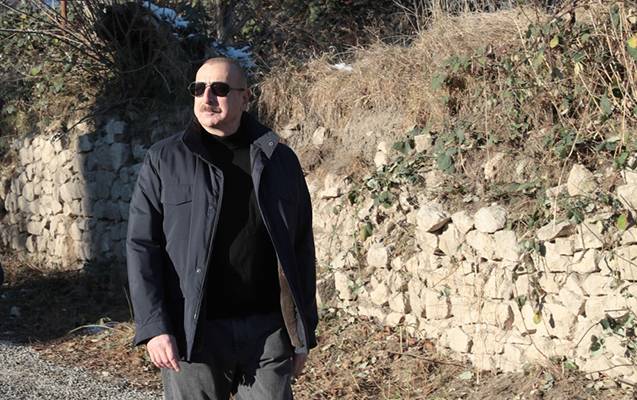 İlham Əliyev Neftçalaya getdi - Yenilənir