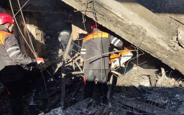 Dağıntılar altından çıxarılanların sayı 9 oldu - YENİLƏNDİ (FOTOLAR)