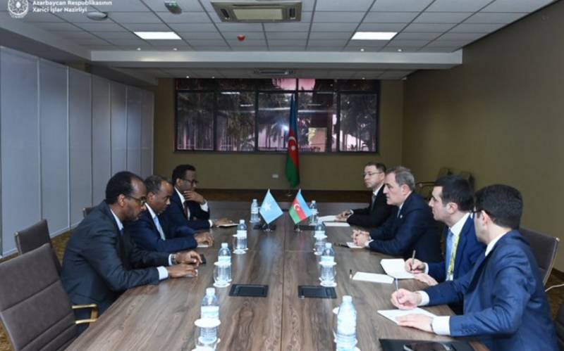 Ceyhun Bayramov daha bir həmkarı ilə görüşdü