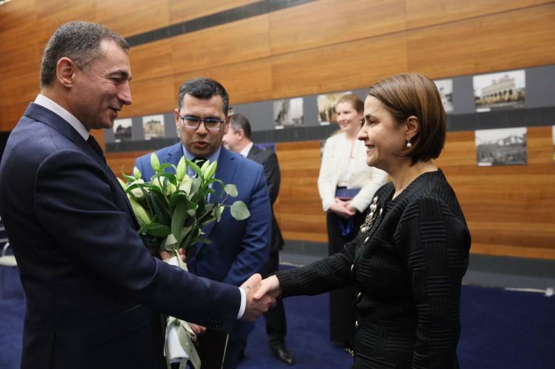 Səfirimiz etimadnaməsini təqdim etdi - FOTO