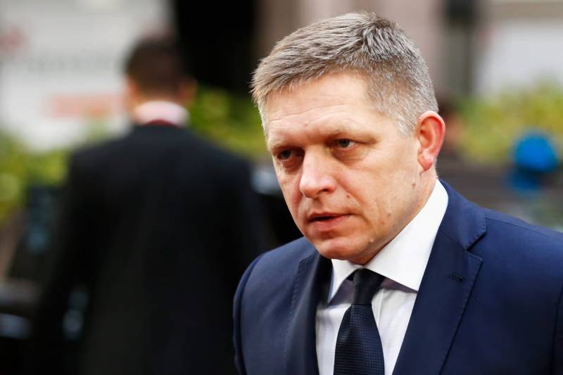 Slovakiya Baş naziri Ukraynanın NATO-ya üzvlüyünə mane olacaq